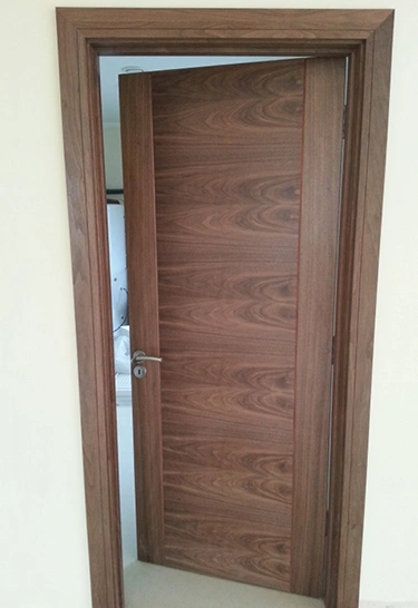 رنگ درب چوبی گردویی روشن